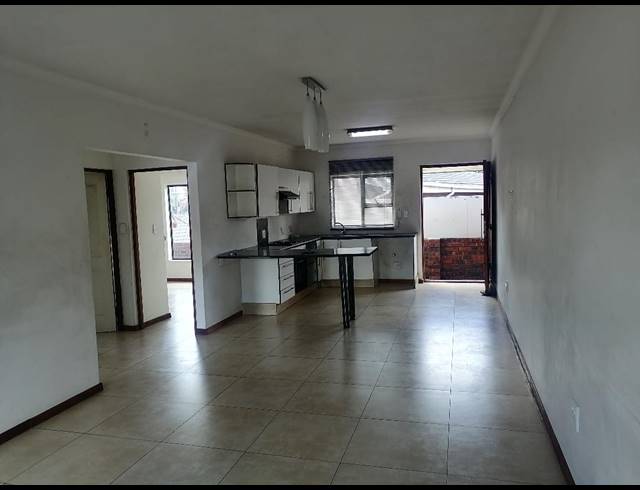 2 bed property to rent in ROBERTSHAM